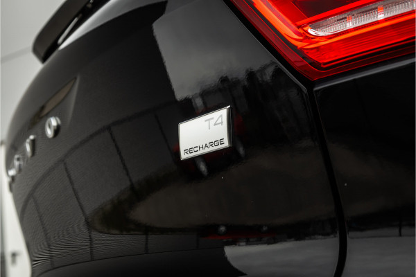 Volvo XC40 1.5 T4 Recharge Inscription Expression Pano dak / Harman Kardon / Trekhaak / Camera /