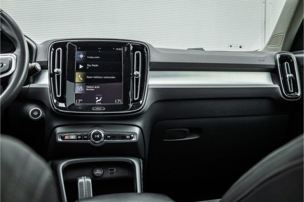 Volvo XC40 1.5 T4 Recharge Inscription Expression Pano dak / Harman Kardon / Trekhaak / Camera /