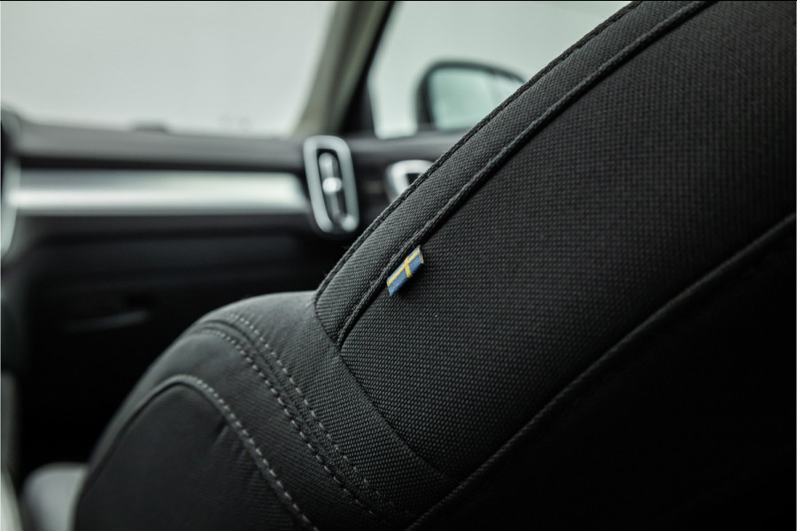 Volvo XC40 1.5 T4 Recharge Inscription Expression Pano dak / Harman Kardon / Trekhaak / Camera /