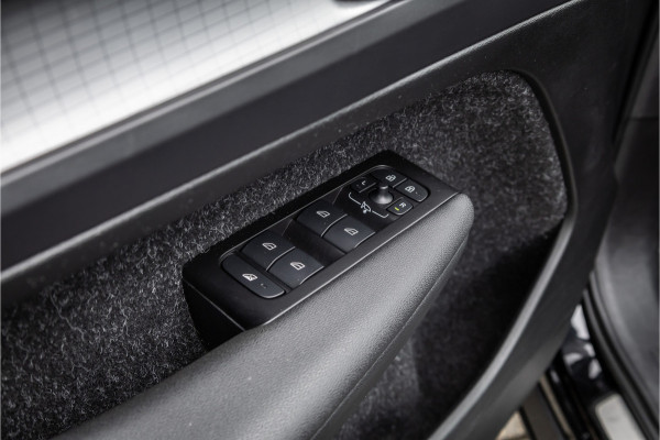 Volvo XC40 1.5 T4 Recharge Inscription Expression Pano dak / Harman Kardon / Trekhaak / Camera /