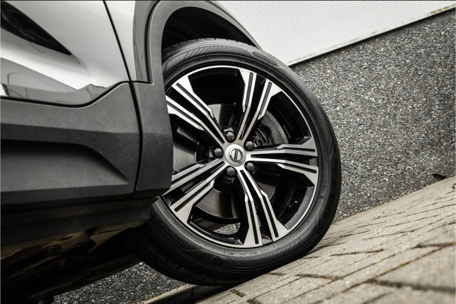 Volvo XC40 1.5 T4 Recharge Inscription Expression Pano dak / Harman Kardon / Trekhaak / Camera /