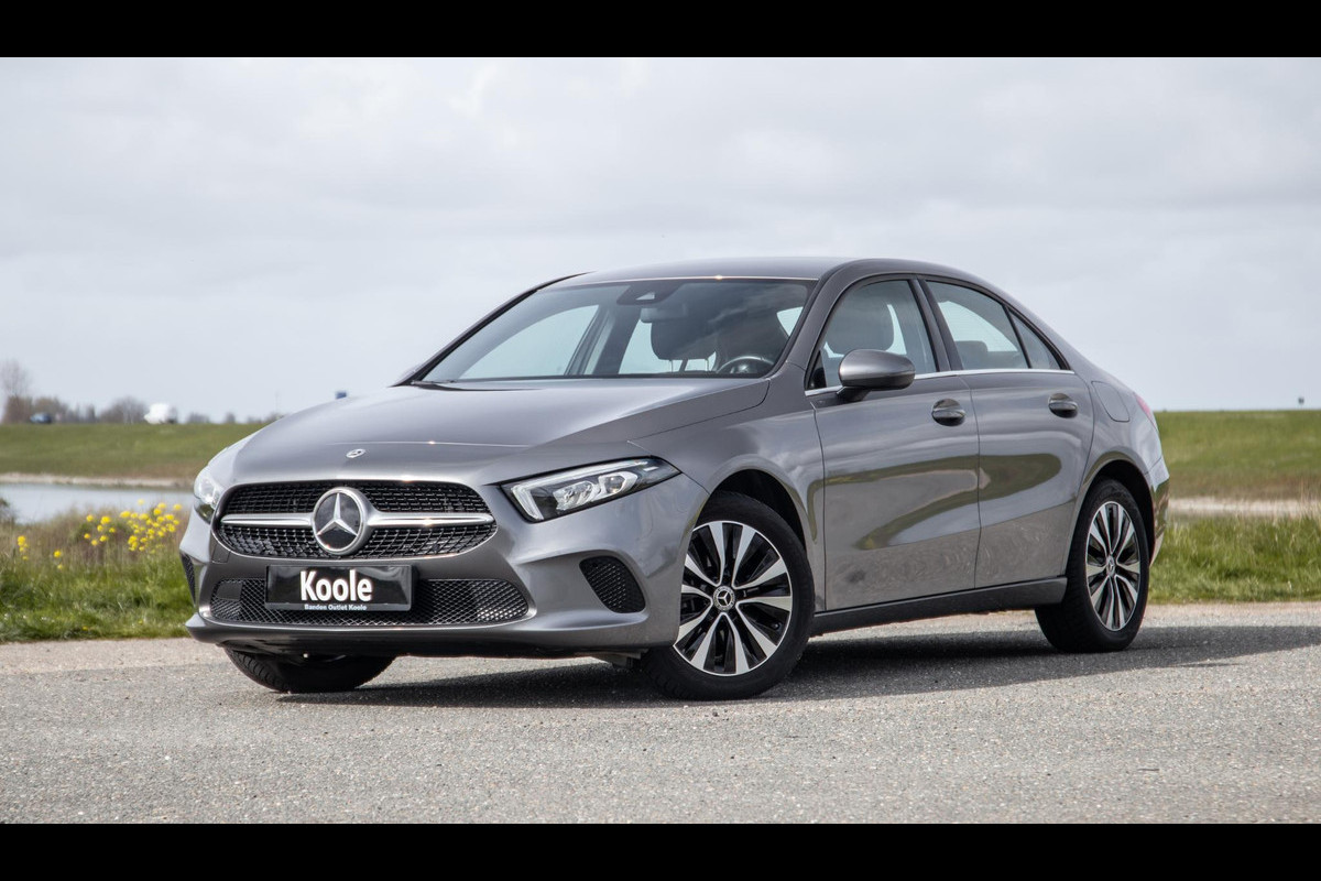 Mercedes-Benz A-Klasse 250 e Business Line CARPLAY / LEER / CAMERA / CRUISE CONTROLE / DEALER ONDERHOUDEN