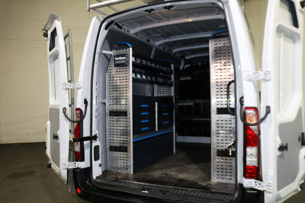 Renault Master 2.3 dCi 135pk L2 H2 Airco Navigatie Imperiaal Inrichting