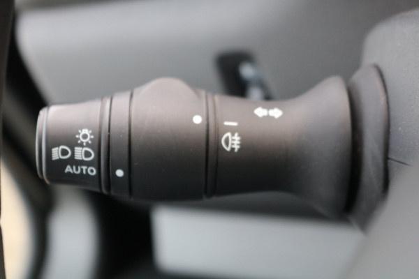 Renault Master 2.3 dCi 135pk L2 H2 Airco Navigatie Imperiaal Inrichting