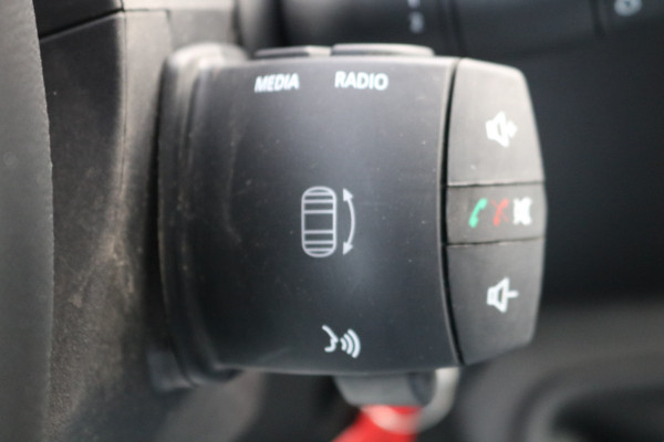Renault Master 2.3 dCi 135pk L2 H2 Airco Navigatie Imperiaal Inrichting