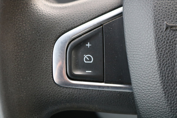 Renault Master 2.3 dCi 135pk L2 H2 Airco Navigatie Imperiaal Inrichting