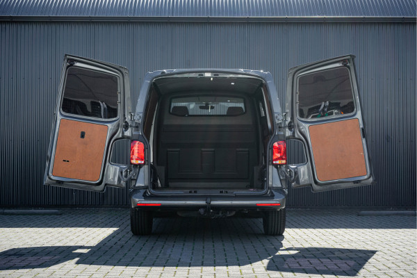 Volkswagen Transporter T6.1 2.0 TDI BULLI | L1H1 | 150PK | LED | Automaat | Camera | Carplay | PDC | Trekhaak