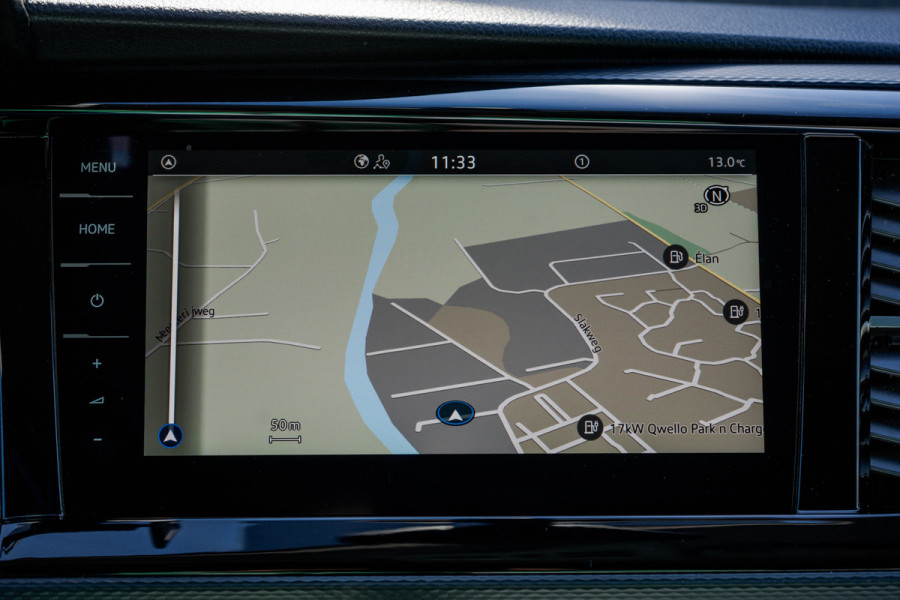 Volkswagen Transporter T6.1 2.0 TDI BULLI | L1H1 | 150PK | LED | Automaat | Camera | Carplay | PDC | Trekhaak