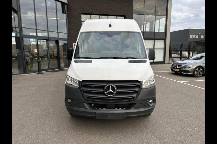 Mercedes-Benz Sprinter 317 CDI L2 H2 Automaat / 360 Camera / MBUX / Navigatie / Cruise control / Airco / 270 Graden achterdeuren