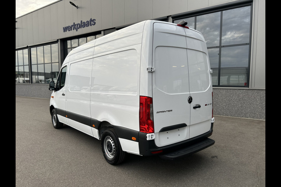 Mercedes-Benz Sprinter 317 CDI L2 H2 Automaat / 360 Camera / MBUX / Navigatie / Cruise control / Airco / 270 Graden achterdeuren