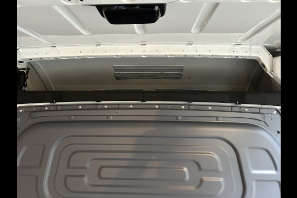 Mercedes-Benz Sprinter 317 CDI L2 H2 Automaat / 360 Camera / MBUX / Navigatie / Cruise control / Airco / 270 Graden achterdeuren