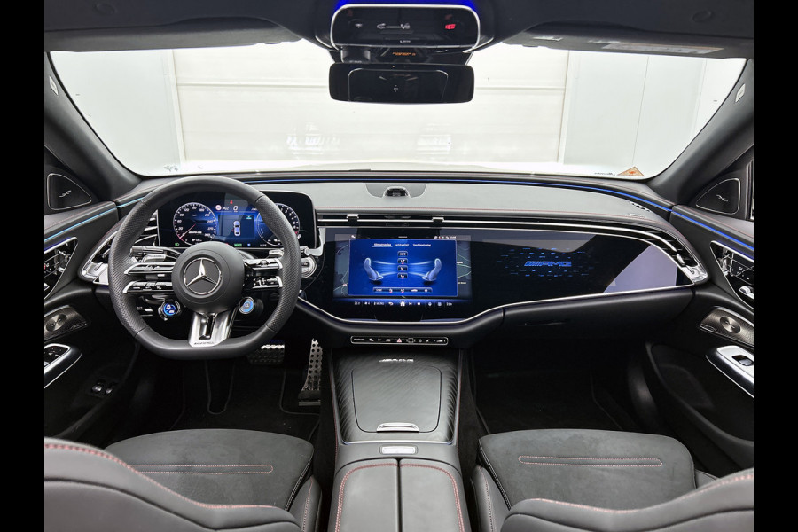 Mercedes-Benz E-Klasse AMG 53 4MATIC+ / NL Auto / Luchtvering (AMG RIDE CONTROL) / Panoramadak / Night Pakket / MBUX Superscreen / Achterasbesturing / Burmester / Plug-in hybride / Elektrisch rijbereik tot ca. 100 km /