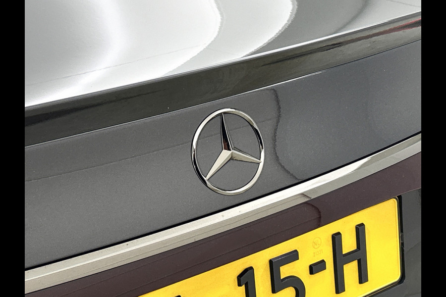 Mercedes-Benz E-Klasse AMG 53 4MATIC+ / NL Auto / Luchtvering (AMG RIDE CONTROL) / Panoramadak / Night Pakket / MBUX Superscreen / Achterasbesturing / Burmester / Plug-in hybride / Elektrisch rijbereik tot ca. 100 km /