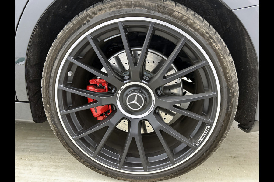 Mercedes-Benz E-Klasse AMG 53 4MATIC+ / NL Auto / Luchtvering (AMG RIDE CONTROL) / Panoramadak / Night Pakket / MBUX Superscreen / Achterasbesturing / Burmester / Plug-in hybride / Elektrisch rijbereik tot ca. 100 km /