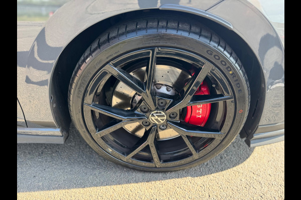 Volkswagen Golf 2.0 TSI GTI Clubsport 301PK H&K PANO Camera VOL !!