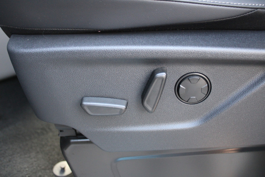 Ford Tourneo Custom 340 2.5 PHEV L2H1 Titanium X 232pk - ACC - Pano - B&O - Elek. schuifdeuren - 360 camera - Elek-Trekhaak - Prijs excl. BTW