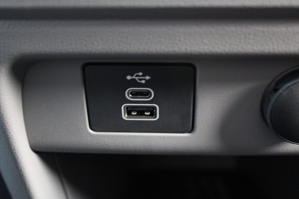 Ford Tourneo Custom 340 2.5 PHEV L2H1 Titanium X 232pk - ACC - Pano - B&O - Elek. schuifdeuren - 360 camera - Elek-Trekhaak - Prijs excl. BTW