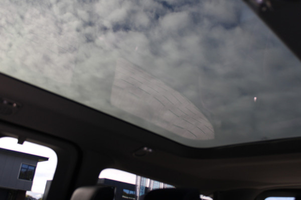 Ford Tourneo Custom 340 2.5 PHEV L2H1 Titanium X 232pk - ACC - Pano - B&O - Elek. schuifdeuren - 360 camera - Elek-Trekhaak - Prijs excl. BTW