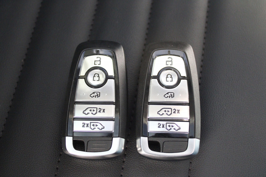 Ford Tourneo Custom 340 2.5 PHEV L2H1 Titanium X 232pk - ACC - Pano - B&O - Elek. schuifdeuren - 360 camera - Elek-Trekhaak - Prijs excl. BTW