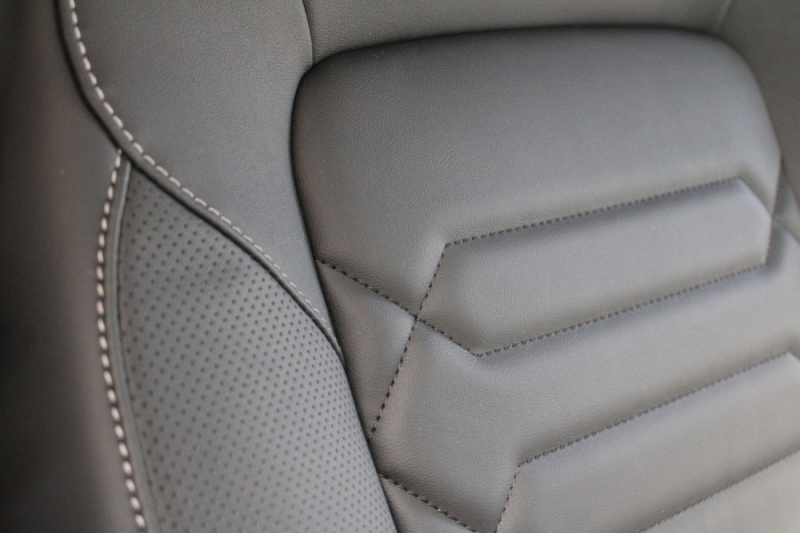 Ford Tourneo Custom 340 2.5 PHEV L2H1 Titanium X 232pk - ACC - Pano - B&O - Elek. schuifdeuren - 360 camera - Elek-Trekhaak - Prijs excl. BTW