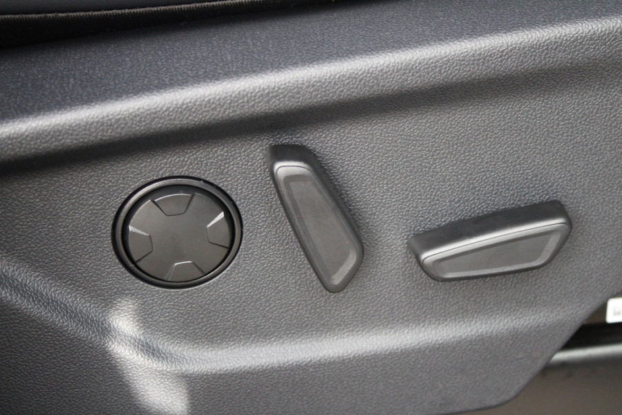 Ford Tourneo Custom 340 2.5 PHEV L2H1 Titanium X 232pk - ACC - Pano - B&O - Elek. schuifdeuren - 360 camera - Elek-Trekhaak - Prijs excl. BTW