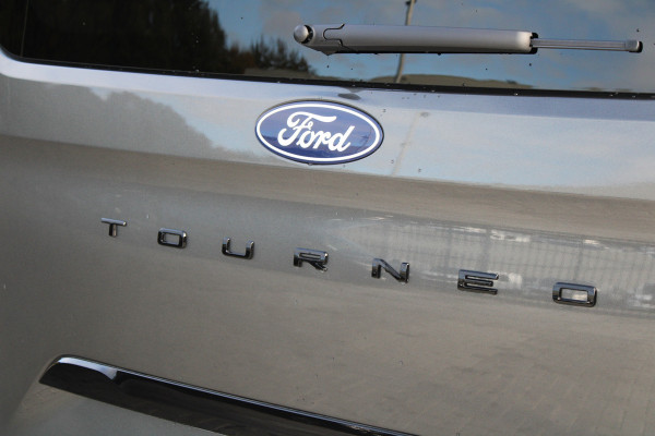 Ford Tourneo Custom 340 2.5 PHEV L2H1 Titanium X 232pk - ACC - Pano - B&O - Elek. schuifdeuren - 360 camera - Elek-Trekhaak - Prijs excl. BTW