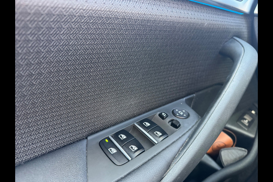 BMW 5 Serie Touring 530e xDrive ACC HUD 360 camera Laser 1 Jaar Garantie !