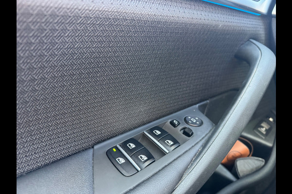 BMW 5 Serie Touring 530e xDrive ACC HUD 360 camera Laser 1 Jaar Garantie !