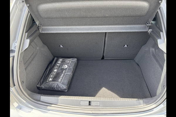 Peugeot 208 1.2 Hybrid 145 e-DCS6 GT | Rijklaar geleverd incl 12 maanden BOVAG garantie! |