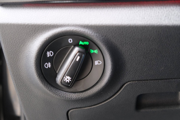 Škoda SCALA 1.0 TSI Sport Business Automaat - N.A.P. Airco, Cruise, PDC, Camera, Navi, Carplay, Trekhaak.