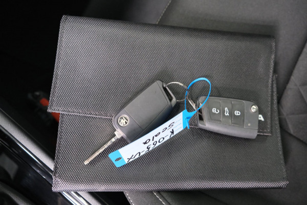 Škoda SCALA 1.0 TSI Sport Business Automaat - N.A.P. Airco, Cruise, PDC, Camera, Navi, Carplay, Trekhaak.