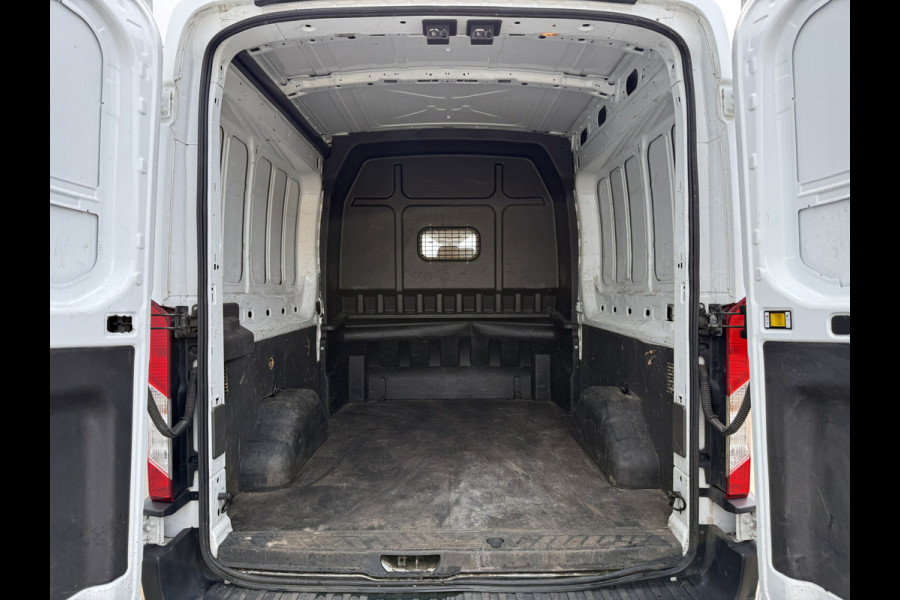 Ford Transit DC 2.0 TDCI L3H2 130PK 6- persoons Dubbele cabine L3H2 Trekhaak Parkeersensoren voor