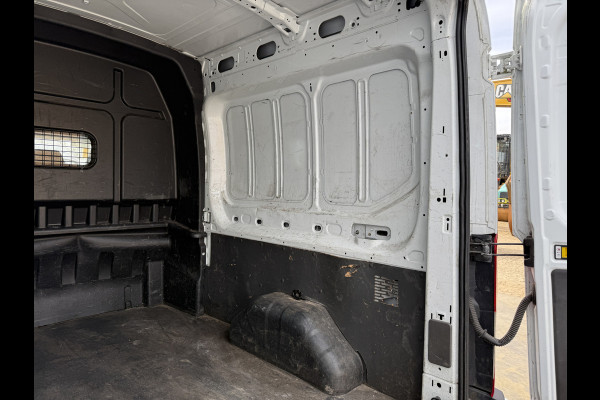 Ford Transit DC 2.0 TDCI L3H2 130PK 6- persoons Dubbele cabine L3H2 Trekhaak Parkeersensoren voor