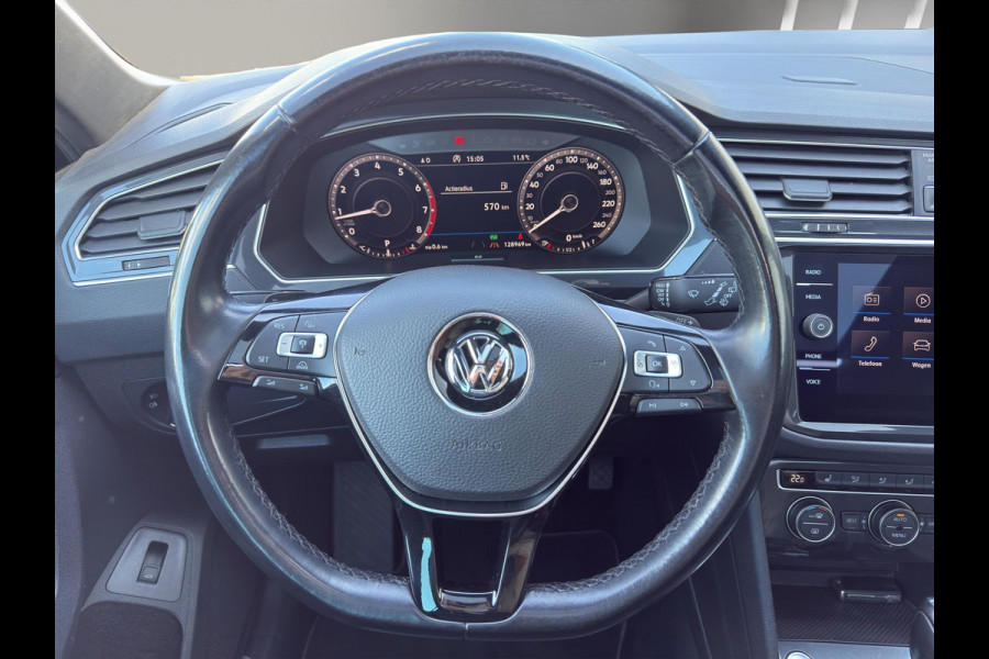 Volkswagen Tiguan 2.0 TSI 4Motion Highline Business R-Line Exterieur | Pano | Leder Elektr. stoelen en verw.| 20"| Digitaal Display |