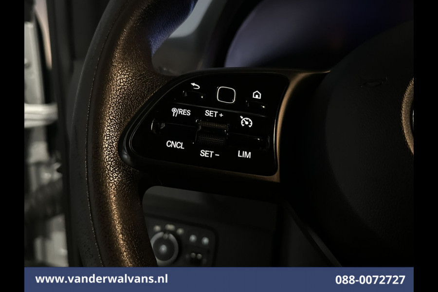 Mercedes-Benz Sprinter 316 CDI 164pk L3H2 Euro6 Airco | Camera | Navigatie | Apple Carplay | Cruisecontrol | Stoelverwarming Android Auto, Chauffeursstoel, Parkeersensoren, Bijrijdersbank