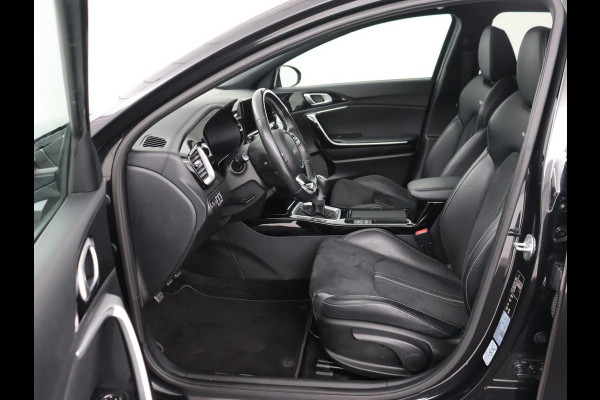 Kia Ceed 1.0 T-GDi GT-Line | Panoramadak | Leder/Alcantara | Stoelverwarming | Carplay | Keyless | Stuurverwarming | Digital Cockpit | Sportstoelen | Navigatie | Full LED | Camera | Dodehoek detectie
