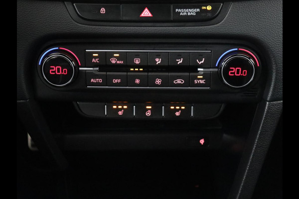 Kia Ceed 1.0 T-GDi GT-Line | Panoramadak | Leder/Alcantara | Stoelverwarming | Carplay | Keyless | Stuurverwarming | Digital Cockpit | Sportstoelen | Navigatie | Full LED | Camera | Dodehoek detectie