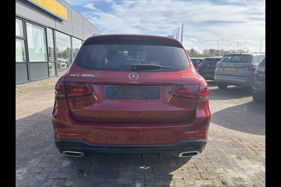 Mercedes-Benz GLC 300e 4MATIC AMG Line | PHEV | Plug-in Hybride | 320pk | Panoramadak | Stoelverwarming | 360 graden camera | Burmester audio