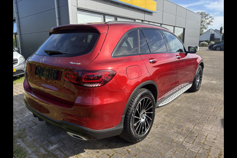 Mercedes-Benz GLC 300e 4MATIC AMG Line | PHEV | Plug-in Hybride | 320pk | Panoramadak | Stoelverwarming | 360 graden camera | Burmester audio