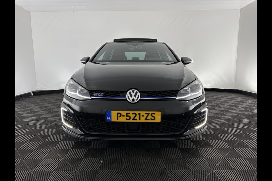 Volkswagen Golf 1.4 TSI PHEV GTE (Plug-in) (INCL-BTW) Aut. *PANO | ADAPTIVE-CRUISE | FULL-LED | DIGI-COCKPIT | BLINDSPOT | HEATED-SPORTSEATS | KEYLESS | NAVI-FULLMAP | AMBIENTLIGHT | SHIFTPADDLES | PRIVACY-GLASS | ECC | PDC | 18''ALU*