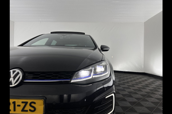 Volkswagen Golf 1.4 TSI PHEV GTE (Plug-in) (INCL-BTW) Aut. *PANO | ADAPTIVE-CRUISE | FULL-LED | DIGI-COCKPIT | BLINDSPOT | HEATED-SPORTSEATS | KEYLESS | NAVI-FULLMAP | AMBIENTLIGHT | SHIFTPADDLES | PRIVACY-GLASS | ECC | PDC | 18''ALU*