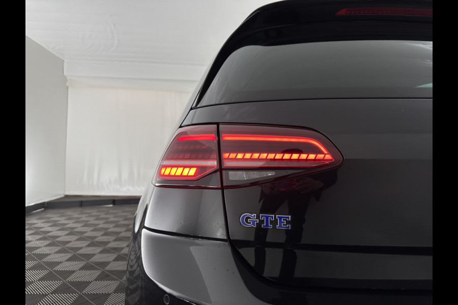 Volkswagen Golf 1.4 TSI PHEV GTE (Plug-in) (INCL-BTW) Aut. *PANO | ADAPTIVE-CRUISE | FULL-LED | DIGI-COCKPIT | BLINDSPOT | HEATED-SPORTSEATS | KEYLESS | NAVI-FULLMAP | AMBIENTLIGHT | SHIFTPADDLES | PRIVACY-GLASS | ECC | PDC | 18''ALU*