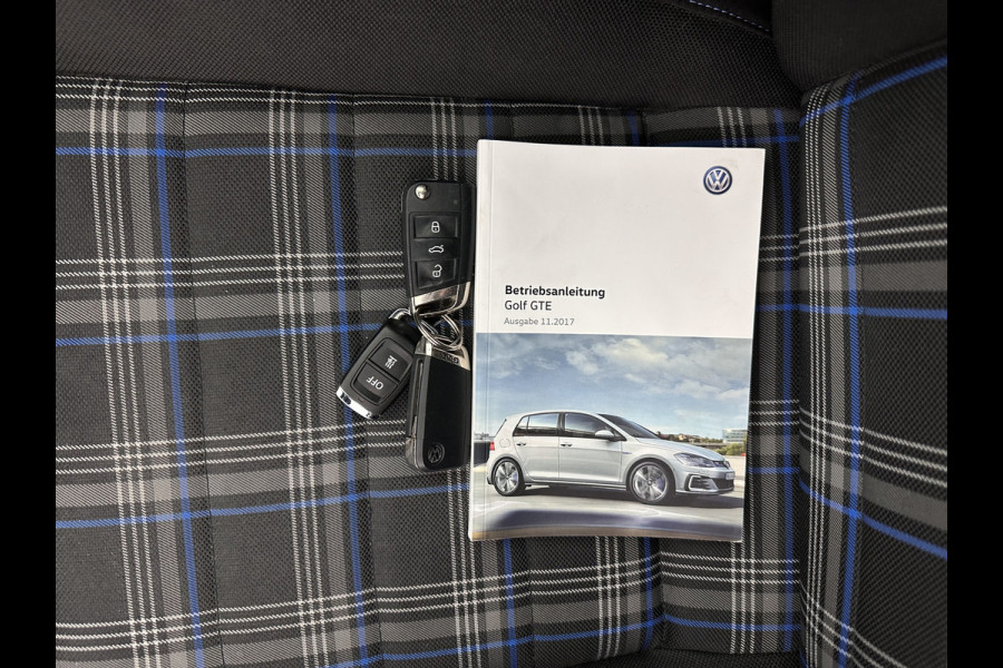 Volkswagen Golf 1.4 TSI PHEV GTE (Plug-in) (INCL-BTW) Aut. *PANO | ADAPTIVE-CRUISE | FULL-LED | DIGI-COCKPIT | BLINDSPOT | HEATED-SPORTSEATS | KEYLESS | NAVI-FULLMAP | AMBIENTLIGHT | SHIFTPADDLES | PRIVACY-GLASS | ECC | PDC | 18''ALU*