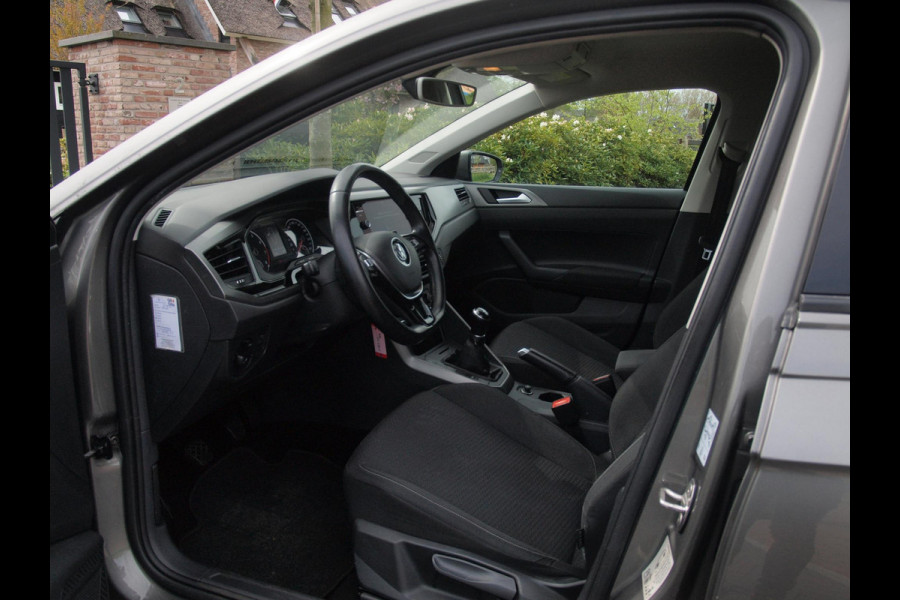 Volkswagen Polo 1.0 TSI Comfortline | Climate Control| Apple Carplay | Cruise Control | Parkeersensoren | Stoelverwarming |