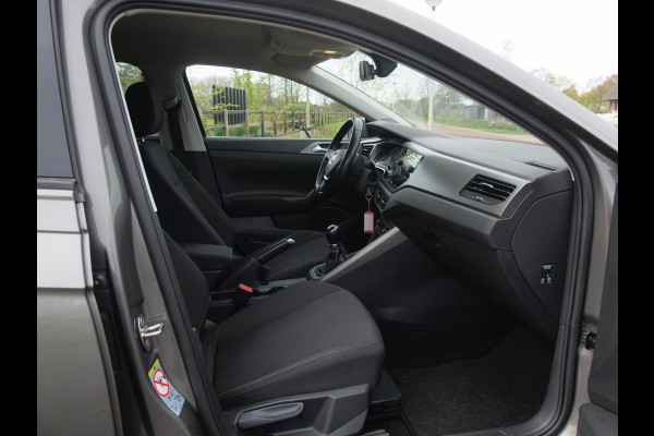 Volkswagen Polo 1.0 TSI Comfortline | Climate Control| Apple Carplay | Cruise Control | Parkeersensoren | Stoelverwarming |