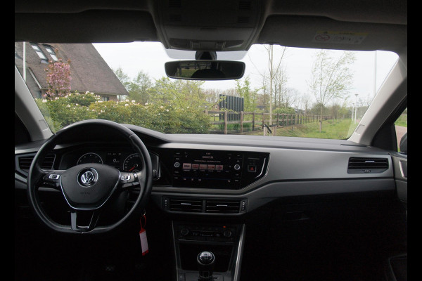Volkswagen Polo 1.0 TSI Comfortline | Climate Control| Apple Carplay | Cruise Control | Parkeersensoren | Stoelverwarming |