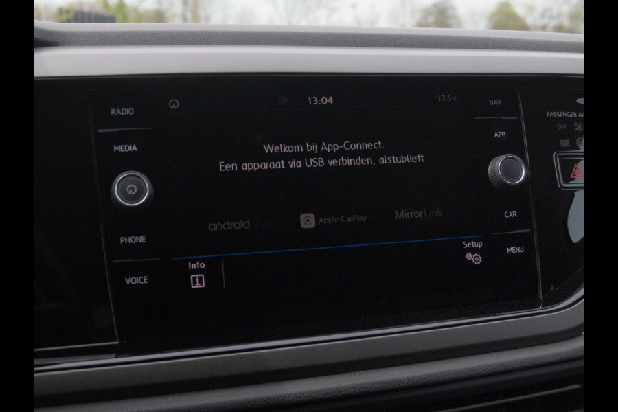 Volkswagen Polo 1.0 TSI Comfortline | Climate Control| Apple Carplay | Cruise Control | Parkeersensoren | Stoelverwarming |