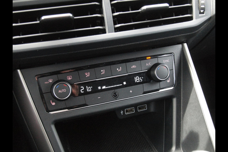 Volkswagen Polo 1.0 TSI Comfortline | Climate Control| Apple Carplay | Cruise Control | Parkeersensoren | Stoelverwarming |