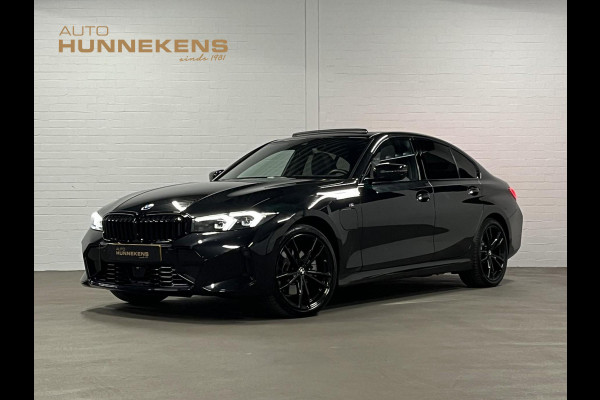BMW 3-serie 330e M-pakket | Adapt. cruise | Open dak | Trekhaak | Head-up | Stoelverwarming | Sfeerverlichting | Carplay | Leder