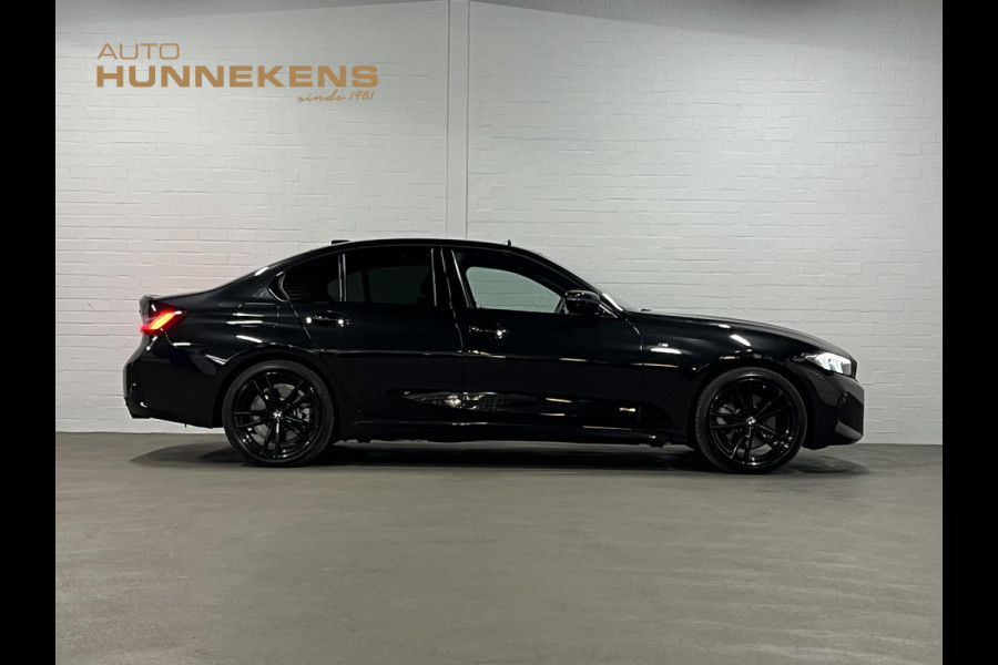 BMW 3-serie 330e M-pakket | Adapt. cruise | Open dak | Trekhaak | Head-up | Stoelverwarming | Sfeerverlichting | Carplay | Leder